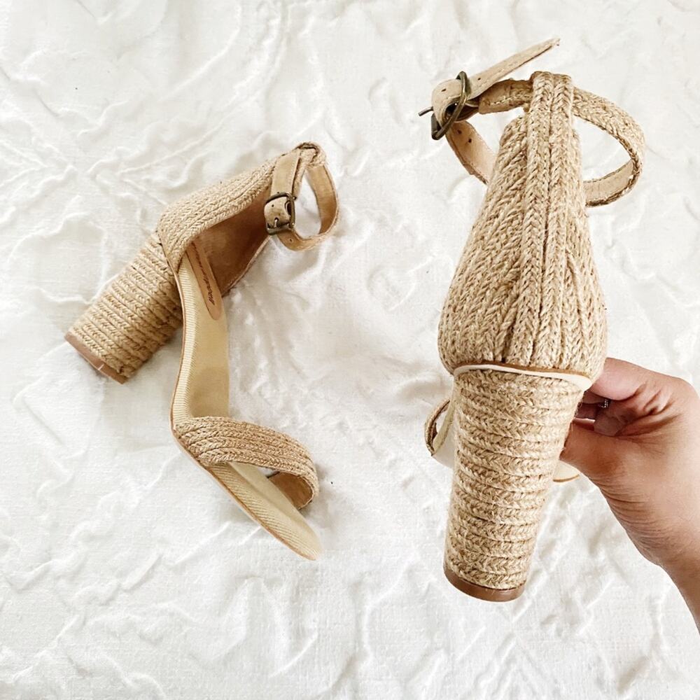 Jeffrey Campbell Rowboat Heels in Tan Size 7.5 New $135 - Picture 7 of 9